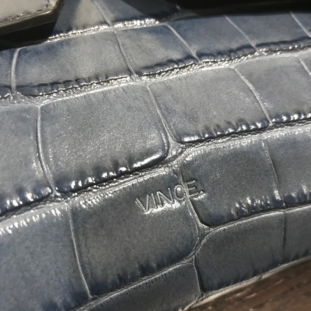 💌SOLD 💌VINCE Croc Embossed Clutch 👛 - Picture 3 of 7